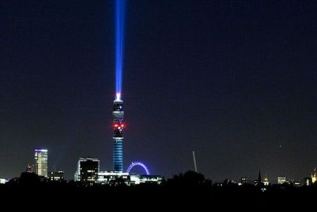 Σύνδεση οπτικών ινών εκτοξεύει την ταχύτητα στα 1,4 terabit/sec