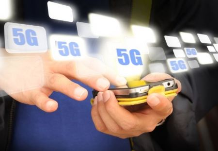 Ολοι τρέχουν για τα δίκτυα 5G