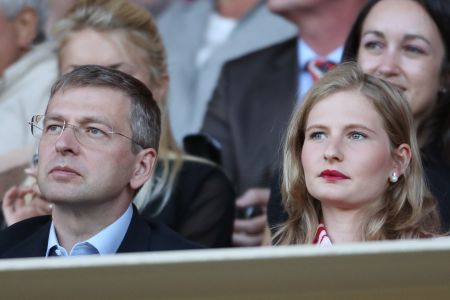 Για κλοπή διαμαντιού συνελήφθη η πρώην σύζυγος Ριμπολόβλεφ