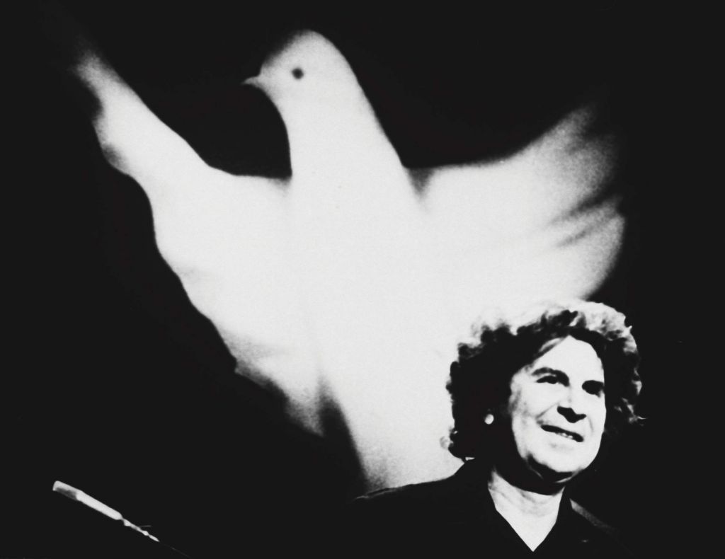 Μίκης Θεοδωράκης: H έκρηξη του ελληνικού λαού είναι ανάγκη απόλυτη