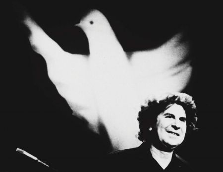 Μίκης Θεοδωράκης: H έκρηξη του ελληνικού λαού είναι ανάγκη απόλυτη