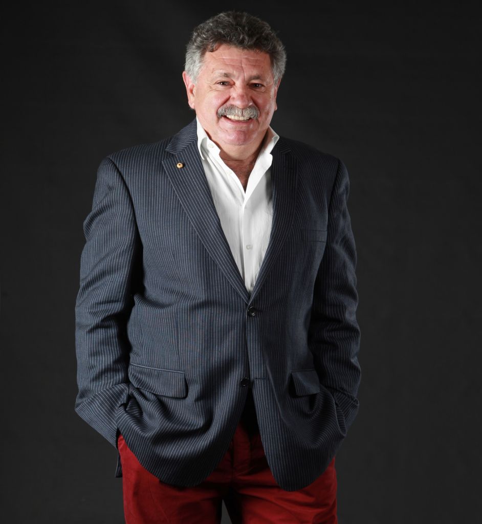 Σερί βράβευσης για τον Λευτέρη Λαζάρου