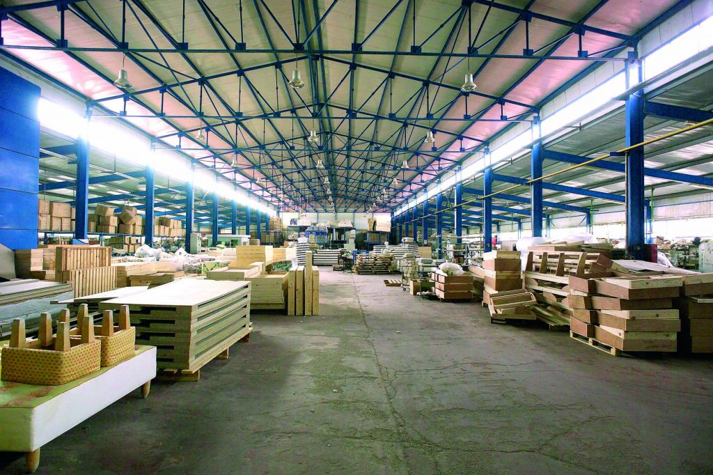 Αύξηση παραγωγής και εσόδων στην βιομηχανία επίπλων το 2014