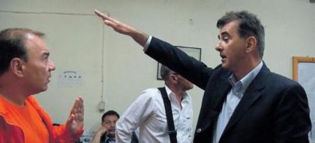 Είναι καλό που τα μαχαίρια μένουν στις θήκες τους