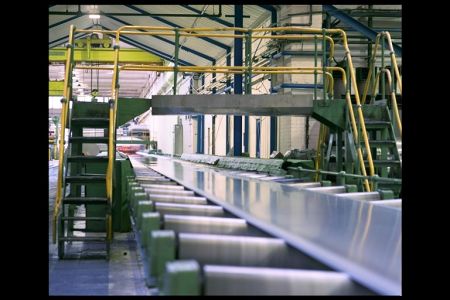 Επενδύσεις 49 εκατ. ευρώ σε θυγατρική της ΕΛΒΑΛ στην Αγγλία