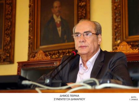 Για «Μπερλουσκονισμό» κατηγορεί ο Β. Μιχαλολιάκος τον Βαγγέλη Μαρινάκη