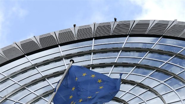 Deutsche Welle: Εγκώμια και κριτική για την τραπεζική ένωση