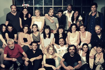 Το θέατρο νικά την κρίση