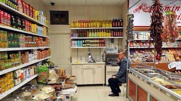 Σε κατάστημα διέφυγε ο Ερντογάν για να κρυφτεί από τους διαδηλωτές