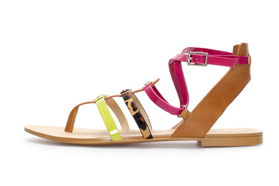 Ωρα για σανδάλια