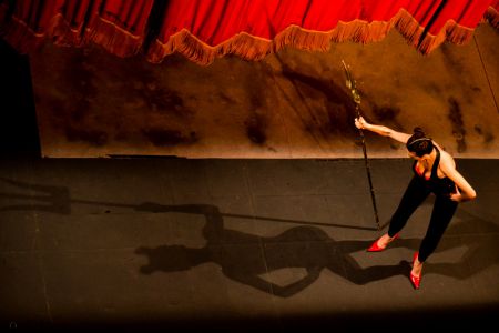 Η τολμηρή «Σατανερί» στο Ρωμαϊκό Ωδείο Πάτρας