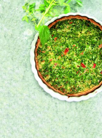 Τάρτα με τσουκνίδα και μυρώνια