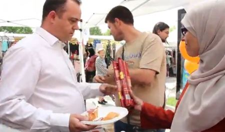 Μετανάστες στην Καταλονία στέλνουν μήνυμα κατά του ρατσισμού