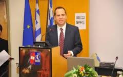 Στεφανάδης: Η μελλοντική ευημερία της Ελλάδας απαρέγκλιτα στο ευρώ