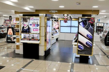Η πρώτη μπουτίκ της L’Oréal Paris είναι γεγονός