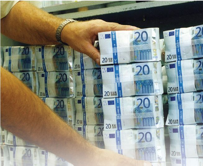 Νέα πτώση επιτοκίων στις καταθέσεις προθεσμίας