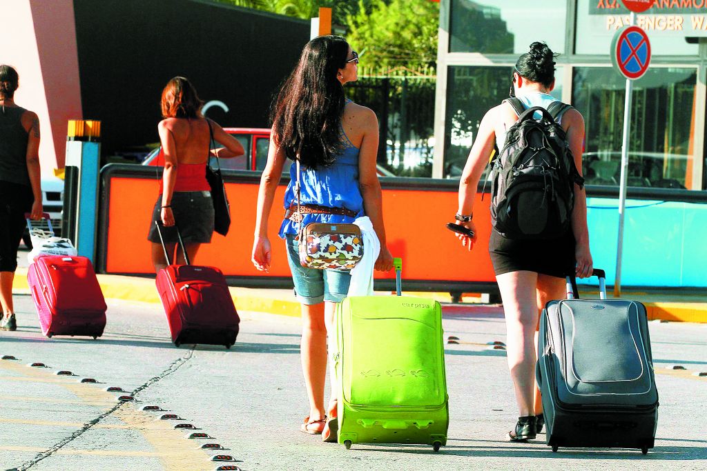 Επαγγελματίες και έμποροι λένε «όχι» στην αύξηση ΦΠΑ στον τουρισμό