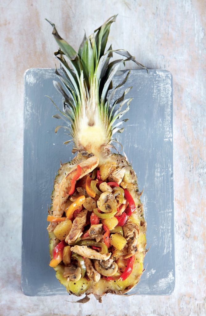 Κοτόπουλο Vamos με ανανά και ρούμι