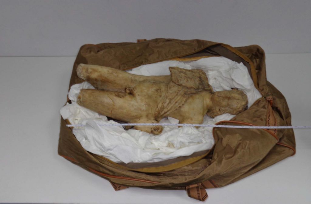 Σε εκτιμητές τα αρχαία που κατασχέθηκαν κατά την σύλληψη δικτύου αρχαιοκαπηλίας