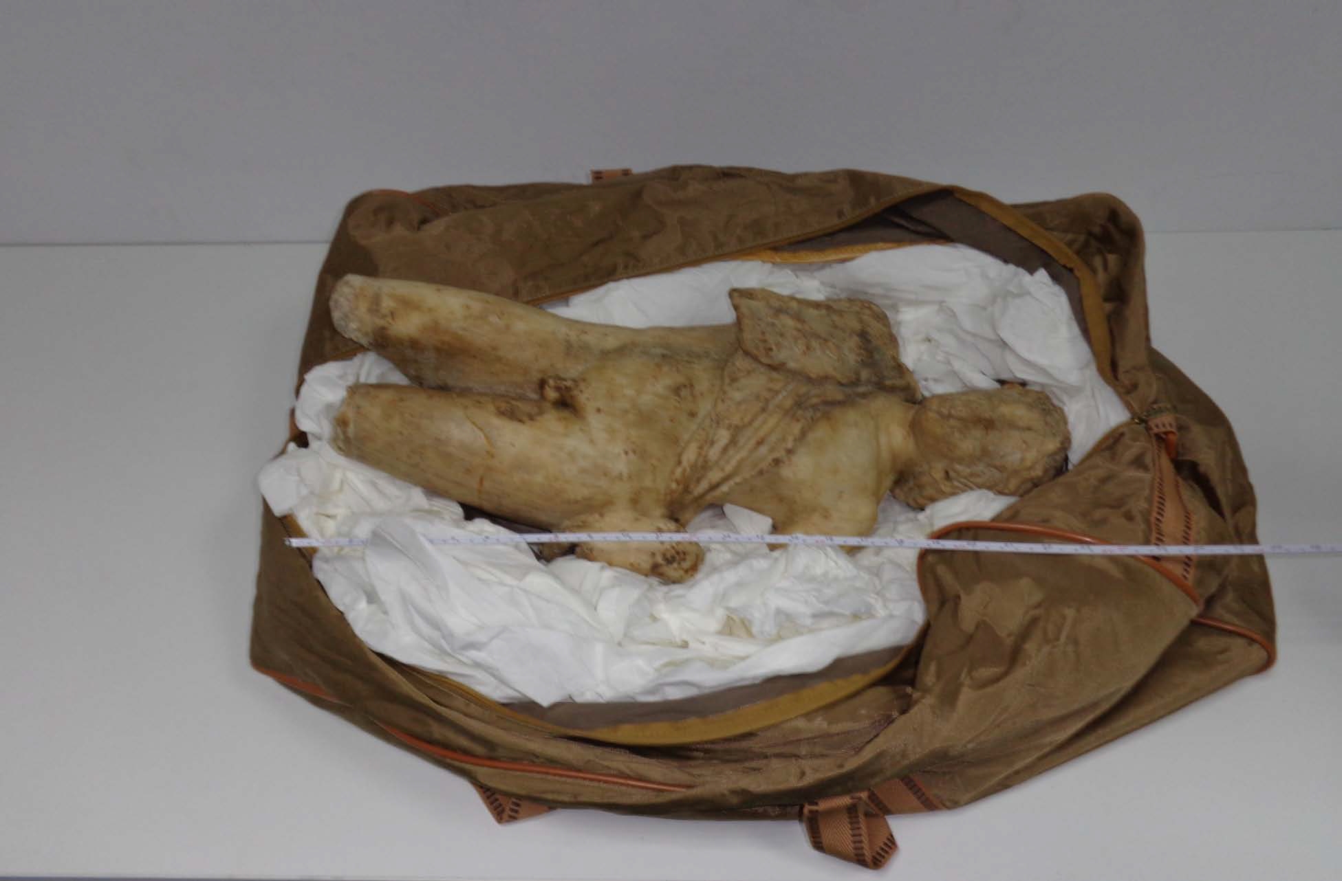 Σε εκτιμητές τα αρχαία που κατασχέθηκαν κατά την σύλληψη δικτύου αρχαιοκαπηλίας