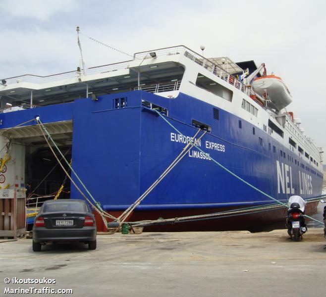 Ικαρία: Τέλος η ταλαιπωρία για τους 700 επιβάτες του European Express