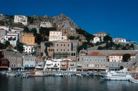 Σε κατάσταση εκτάκτου ανάγκης για τρεις μήνες η Yδρα