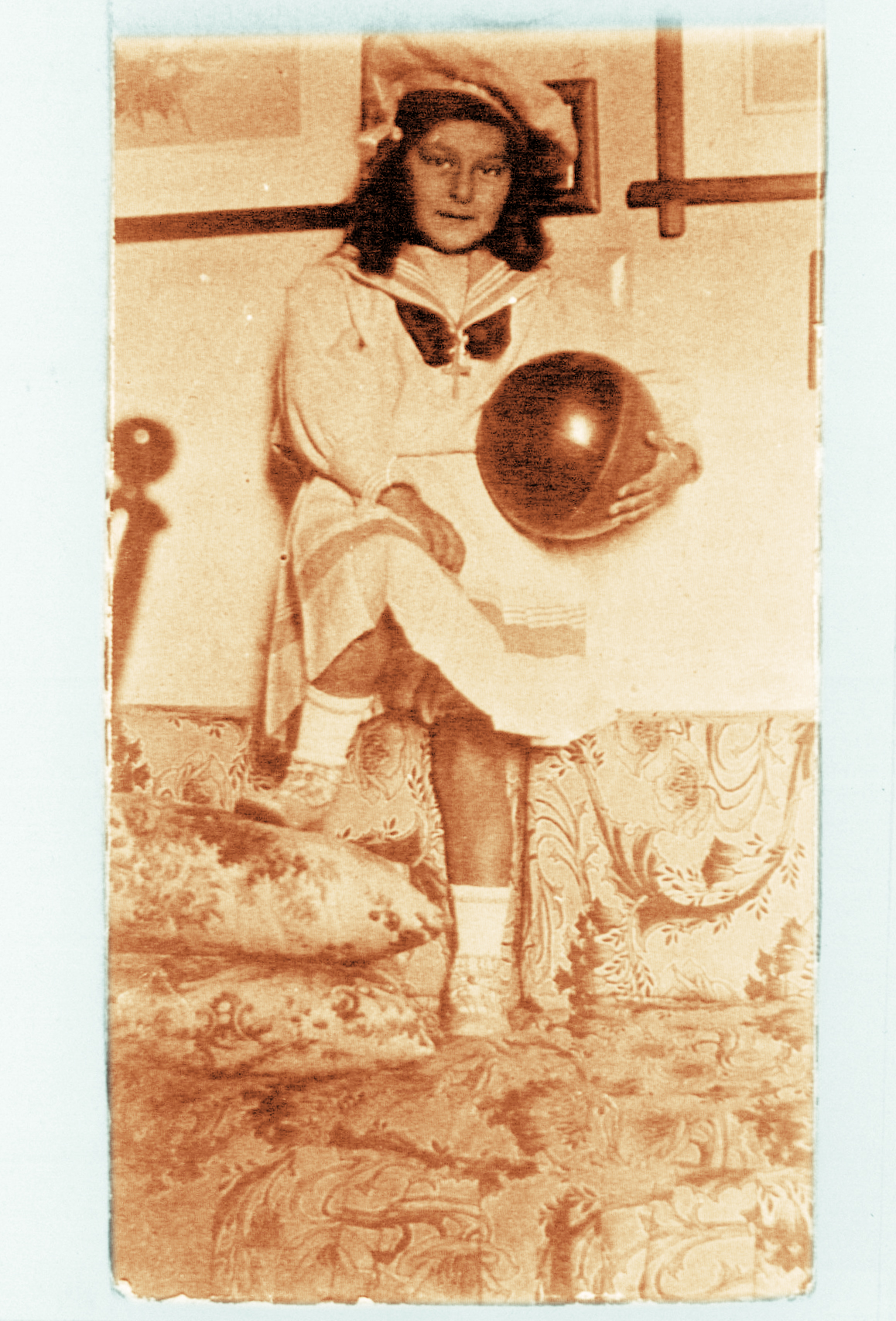 Μύκονος, μοντερνισμός, Αριστερά