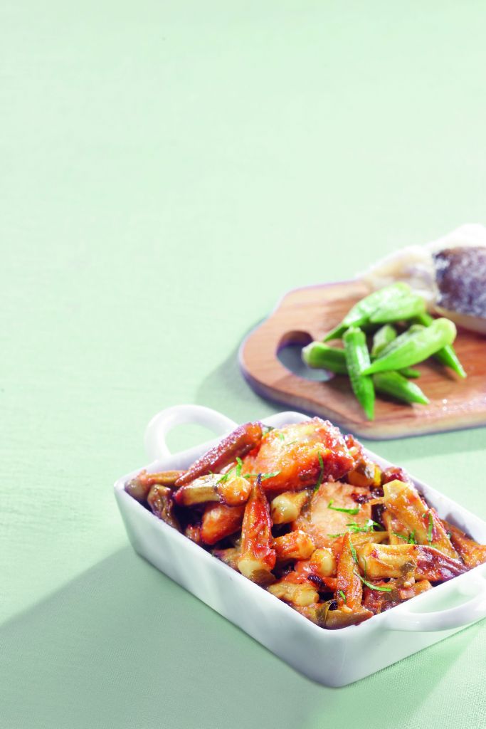 Μπάμιες με μπακαλιάρο