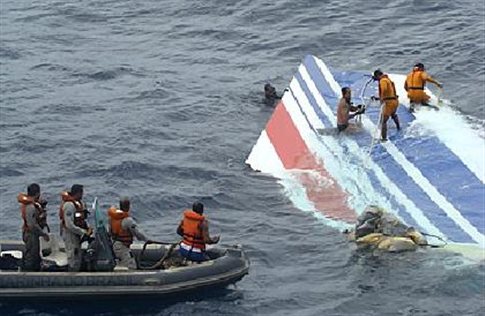 Συγκλονιστικός διάλογος πριν τη συντριβή της πτήση 447