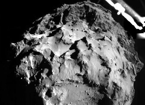 «Σταθεροποιήθηκε» το Philae, στη δημοσιότητα η πρώτη εικόνα του κομήτη