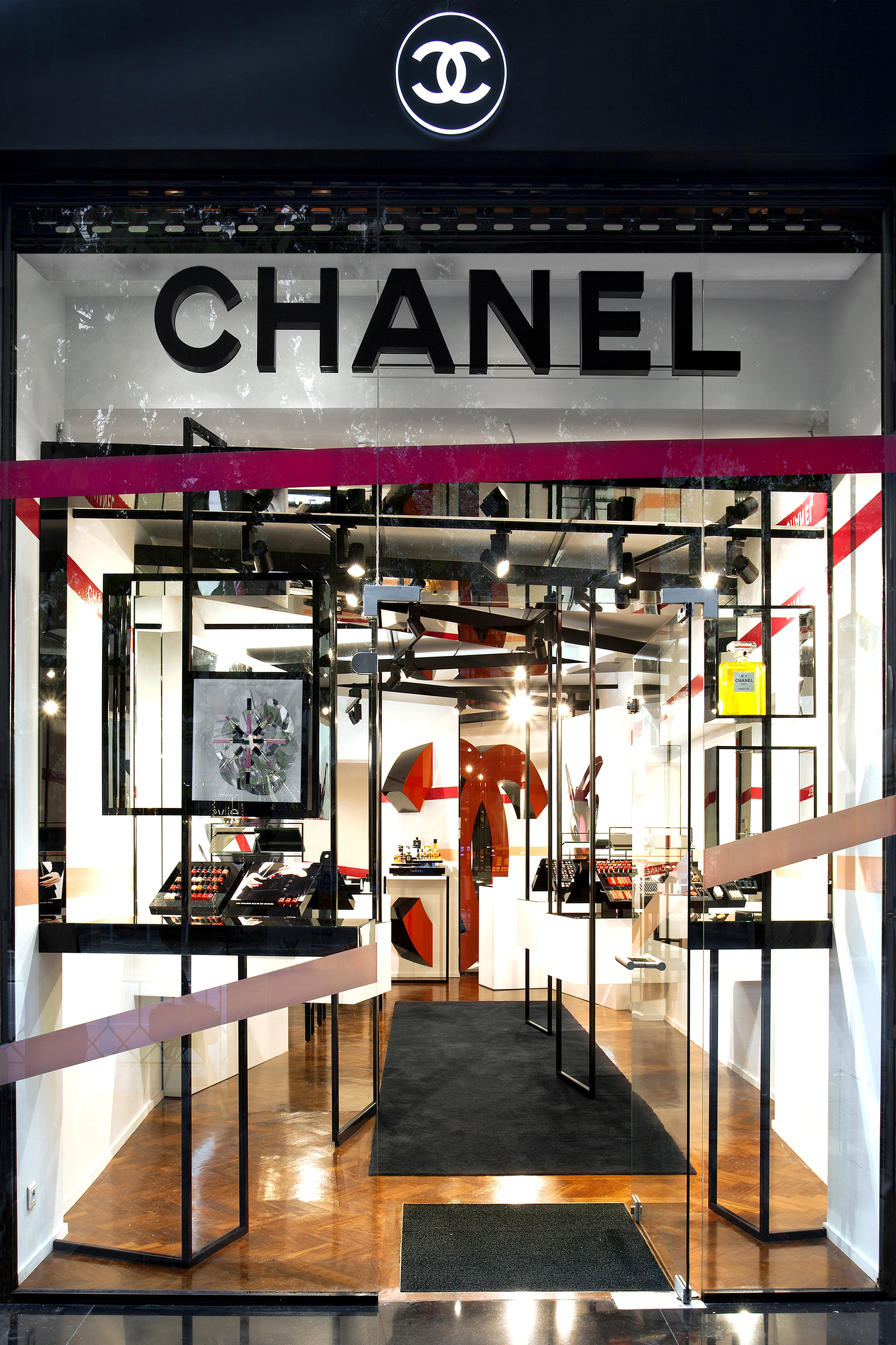 Το pop-up store της Chanel στη Θεσσαλονίκη