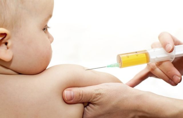 «Παράλογη» η άρνηση των εμβολίων