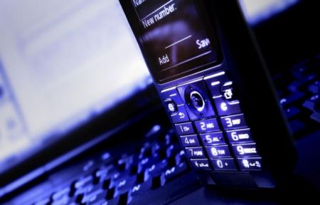 Η κερκόπορτα των κινητών τηλεφώνων