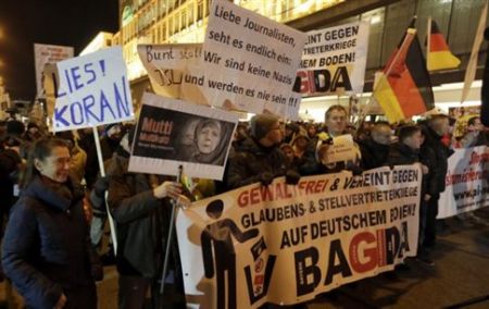 Ογκώδεις διαδηλώσεις κατά του ρατσισμού σε όλη τη Γερμανία