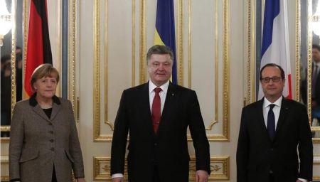 Ειρηνευτικό σχέδιο παρουσίασαν στο Κίεβο Μέρκελ και Ολάντ