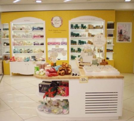 Ανακαινισμένο corner της Fresh Line στο notosgalleries στη Λάρισα