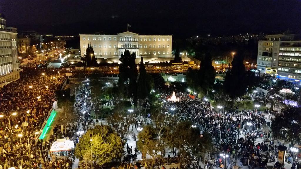 Δεκάδες χιλιάδες στο Σύνταγμα – Συγκεντρώσεις στήριξης των ελληνικών θέσεων σε Ελλάδα και εξωτερικό με σύνθημα: Ανάσα-Αξιοπρέπεια