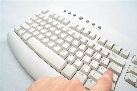 Συνεχής άνοδος των on-line αγορών στην Ελλάδα