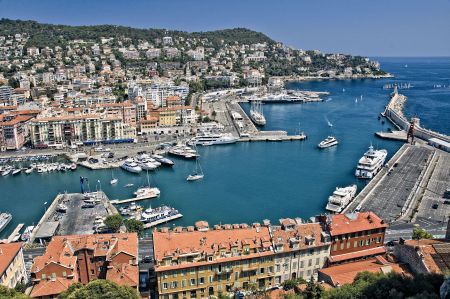 Νίκαια: Στο χρώμα του Κόλπου των Αγγέλων