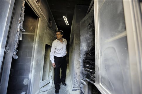 ΥΠΕΞ: Τυφλή πράξη φανατισμού ο εμπρησμός της Πατριαρχικής Σχολής της Σιών