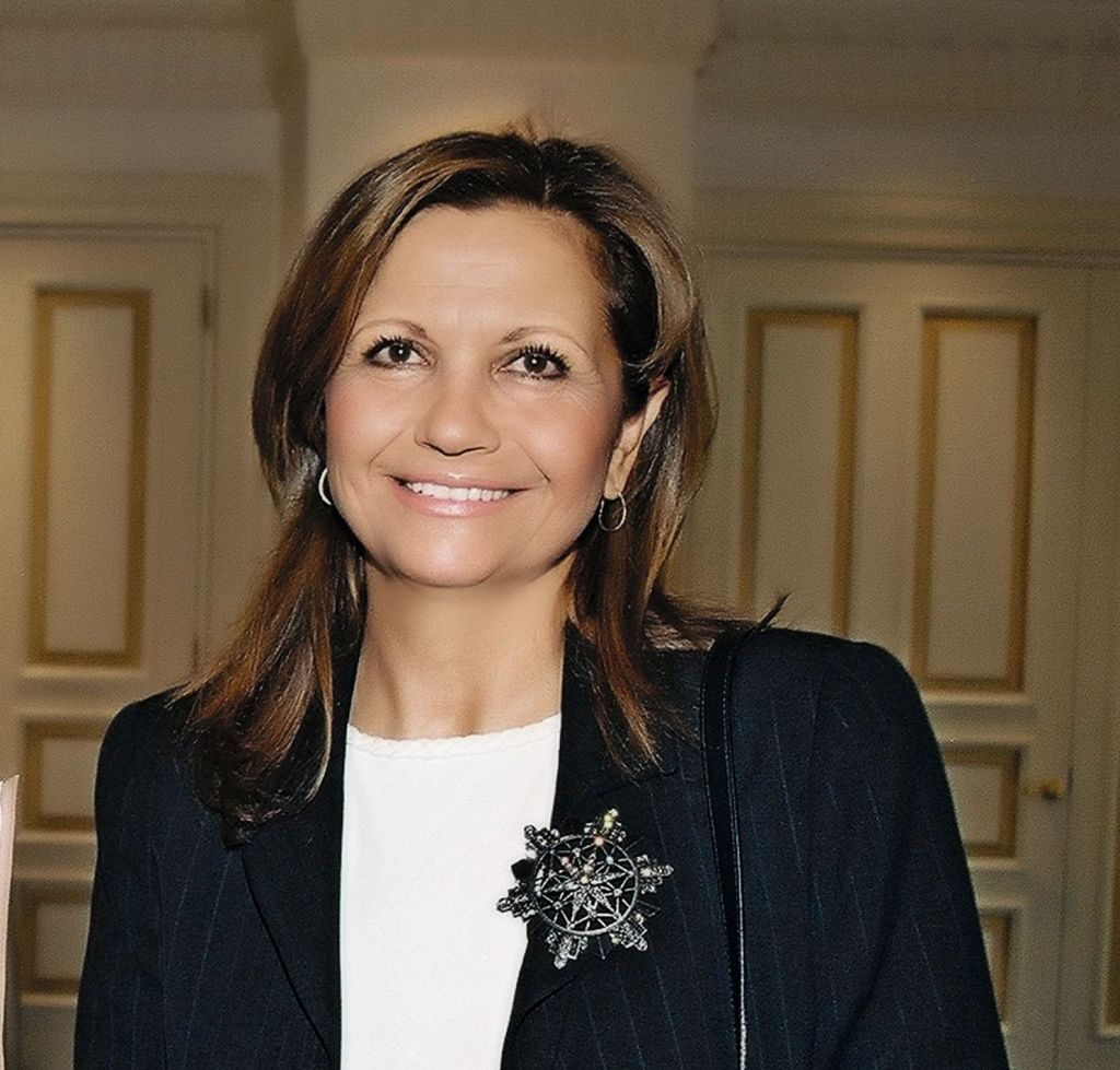 12 ερωτήσεις στην Μαρίνα Οικονόμου-Λαλιώτη