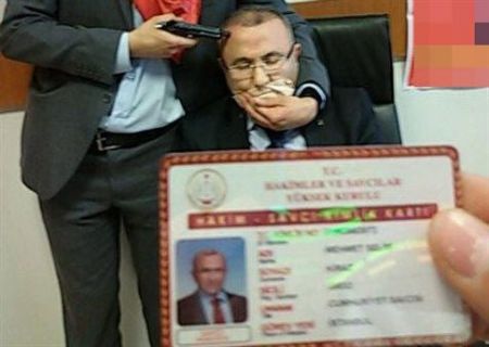 Τουρκία: Ομηρος ενόπλων ο εισαγγελέας της υπόθεσης Μπ. Ελβάν – Ακούστηκαν πυροβολισμοί