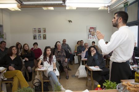 Ετοιμοι για το αυριανό σεμινάριο