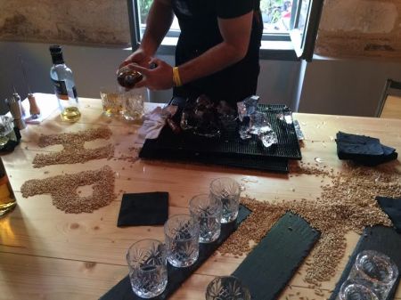 Eνα σκωτσέζικο malt στο Θησείο