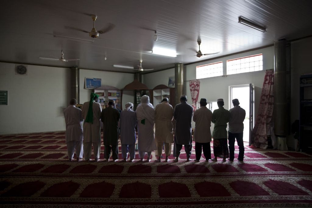 ΕΛΑΣ: Προσαγωγές, συλλήψεις και έρευνες για ισλαμιστές «αστυνομικούς» στο κέντρο της Αθήνας