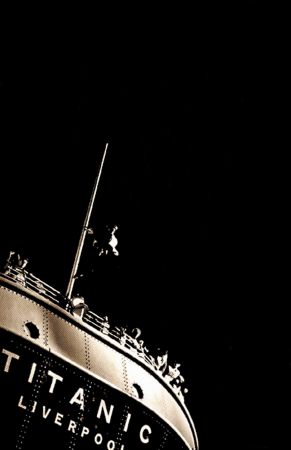 «Μην εμπιστεύεστε τις εκφωνήτριες του Τιτανικού*»