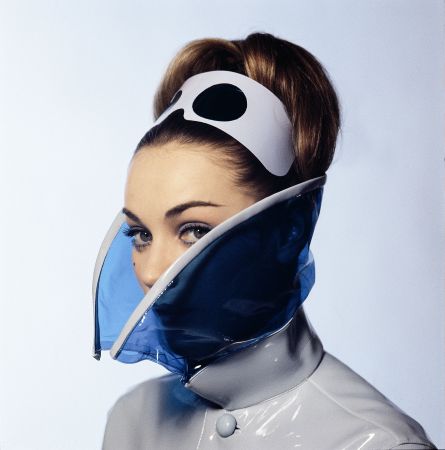 Εξω η ζωή ήταν πολύχρωμη