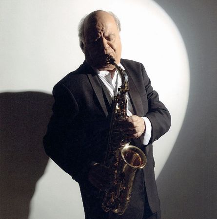 12 ερωτήσεις στον Γιώργο Κατσαρό