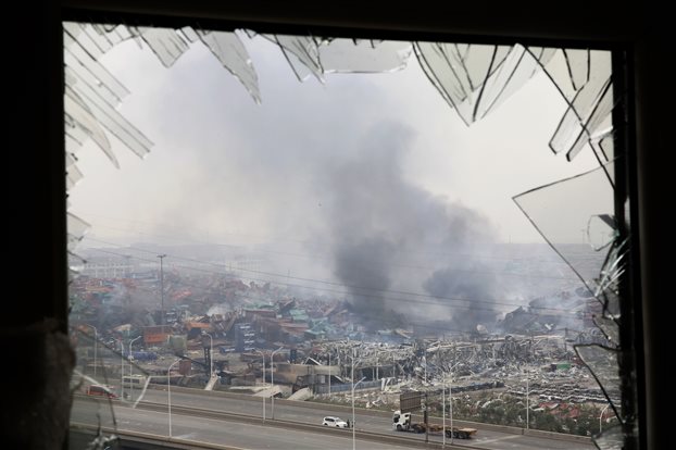 Τέσσερις νέες φωτιές στην περιοχή των εκρήξεων στο Τιαντζίν