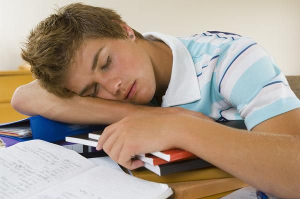 Αφήστε τους μαθητές να… χορτάσουν ύπνο